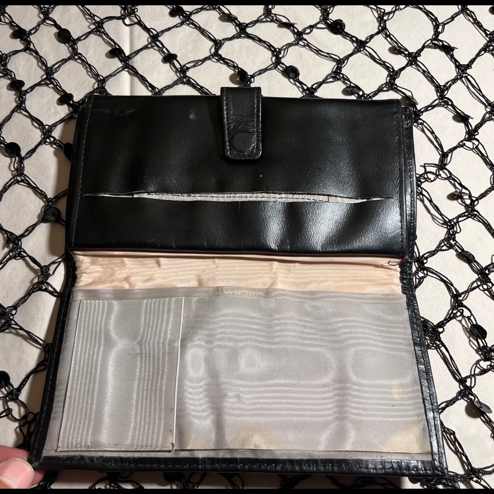 1960s Godfrey & Assoc. Coach hide and seal fur wallet/clutch - Picture 4 of 9